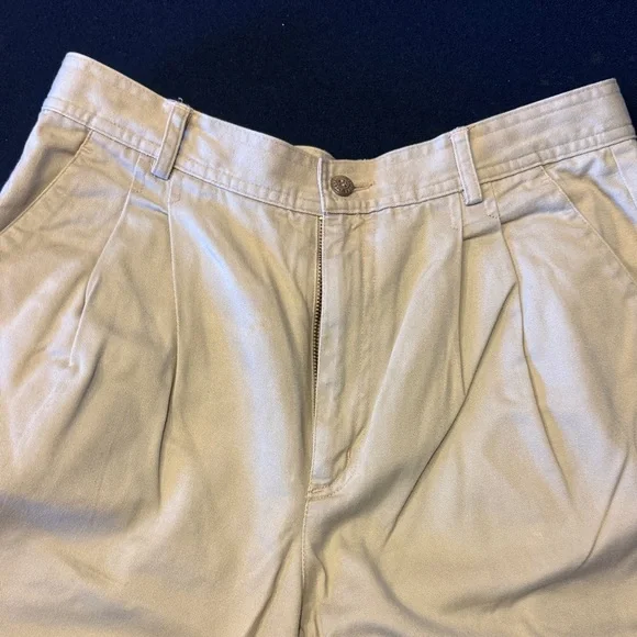 Liz Claiborne Classic Beige Women's Bermuda Shorts / DG85 - Picture 2 of 4